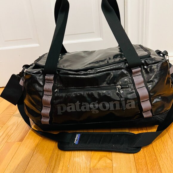 Patagonia®  Black Hole™ Duffel 45L - Picture 2 of 16